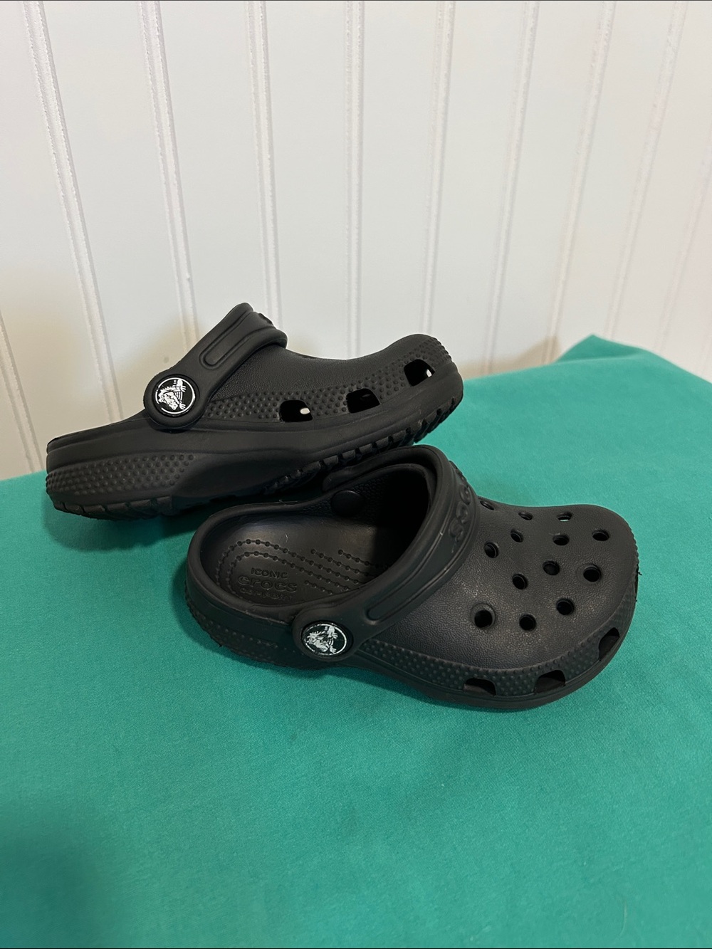 CROCS Kids Clog Sandals - Black - SZ: C8 - Picture 7 of 11